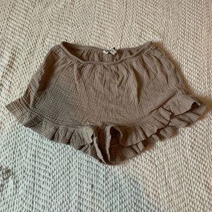 adorable ruffled shorts